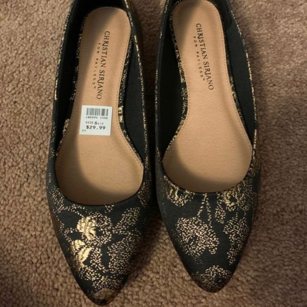 Flat shoe
